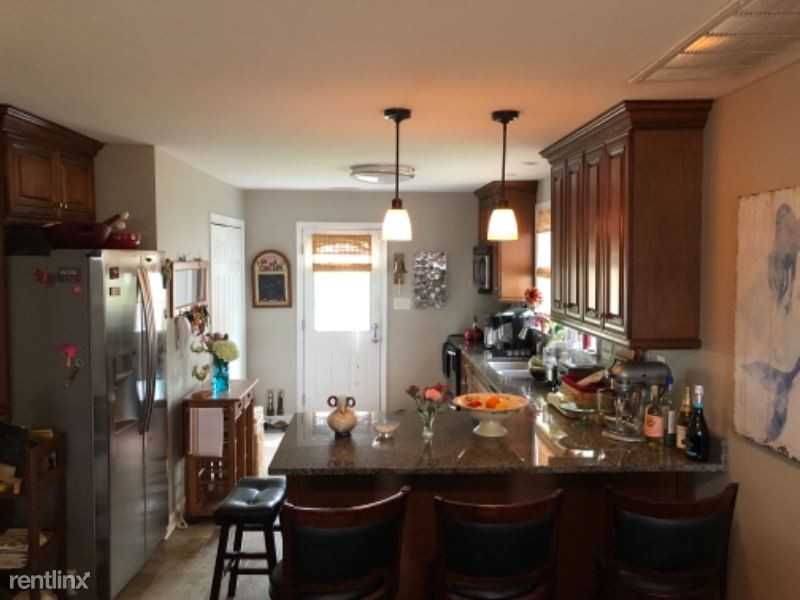 2811 Villa Cir - Photo 2 of 13