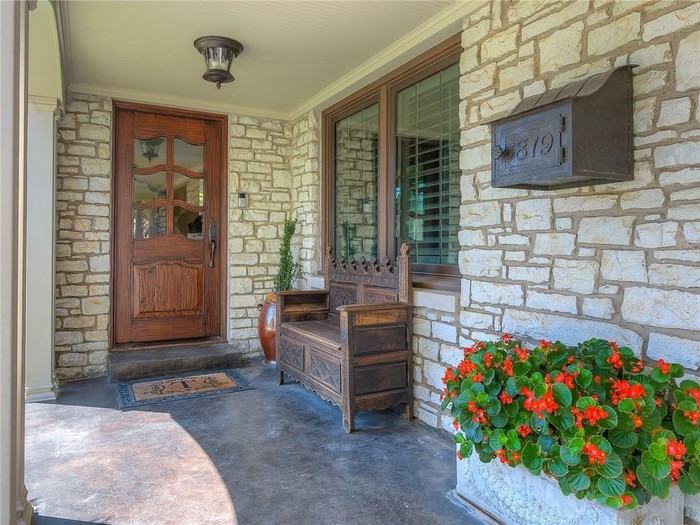 1819 Huntington Ave - Photo 2 of 50