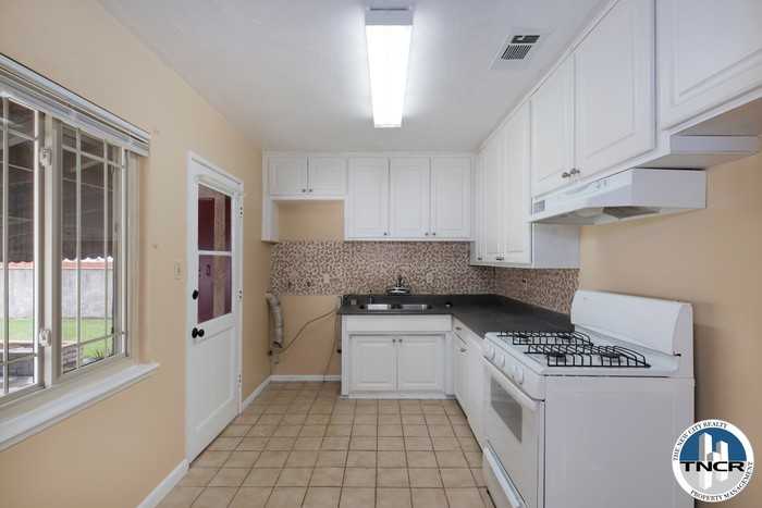 16514 E Nubia St - Photo 2 of 12