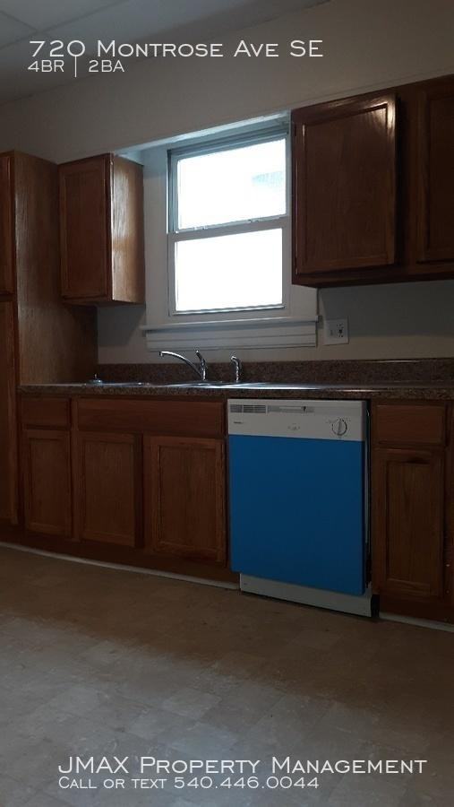 720 Montrose Ave SE - Photo 3 of 14