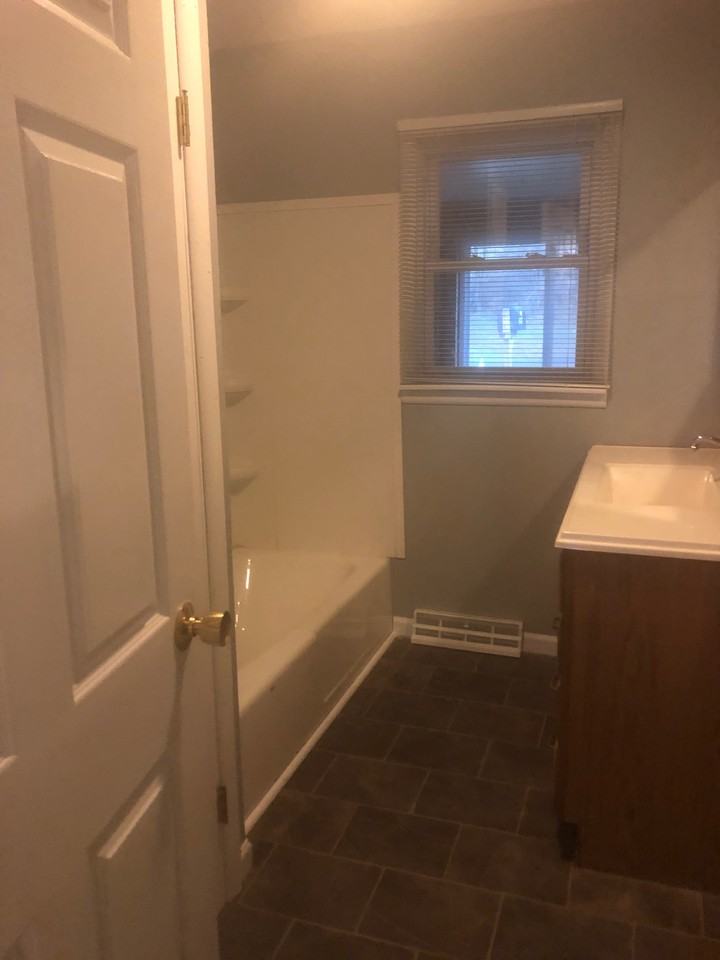 2464 King Wildesen Rd - Photo 2 of 7