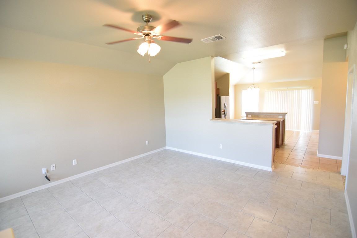 2417 Stoneham - Photo 7 of 15