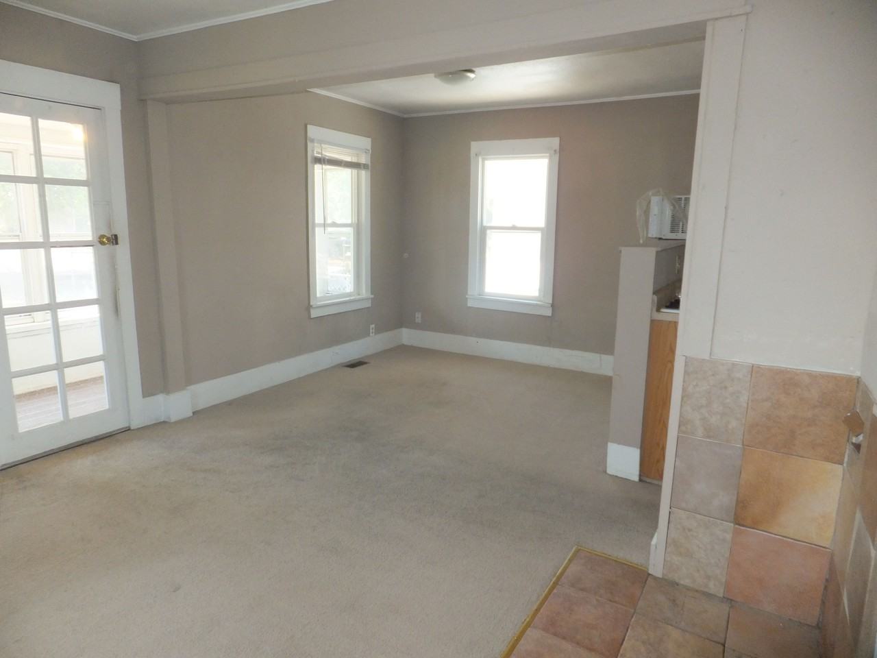 108 W 4th St - Photo 3 of 13