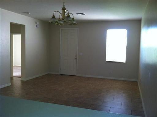 25500 Alicante Dr - Photo 3 of 8