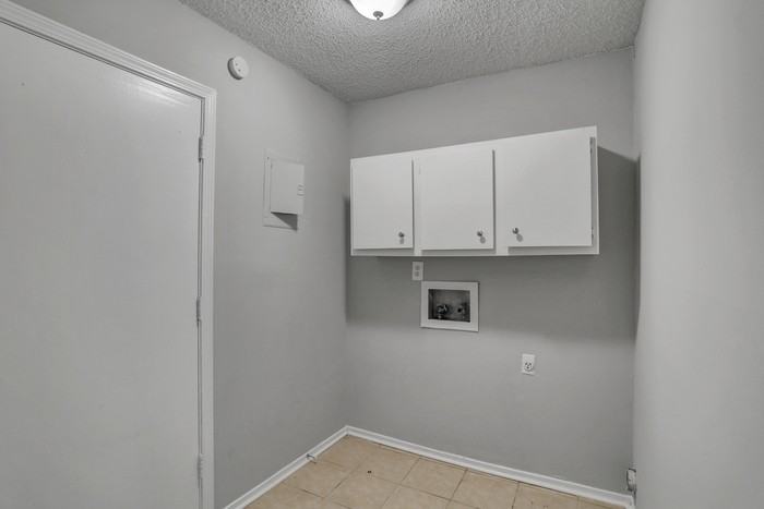 408 Shenandoah Rd N - Photo 3 of 12