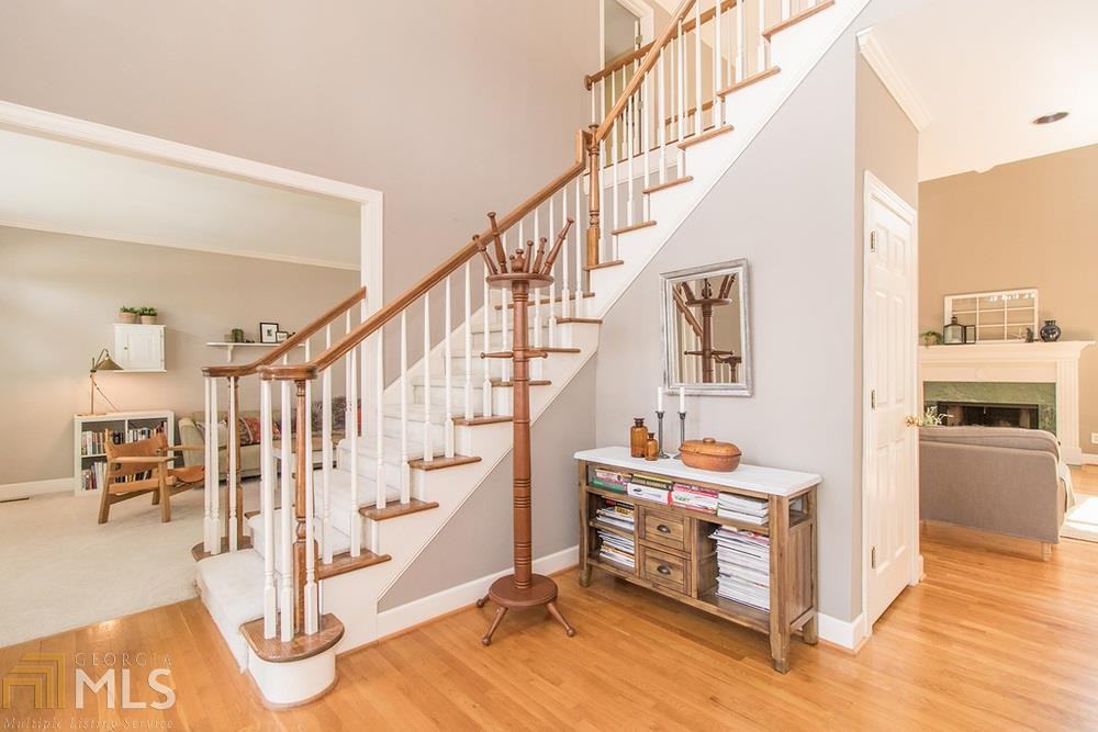 645 Lake Medlock Dr - Photo 2 of 36