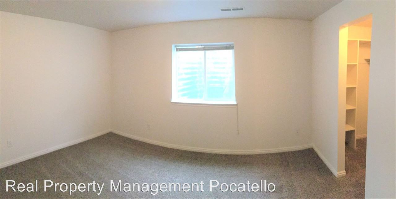 717 S 4th A - Photo 3 of 7