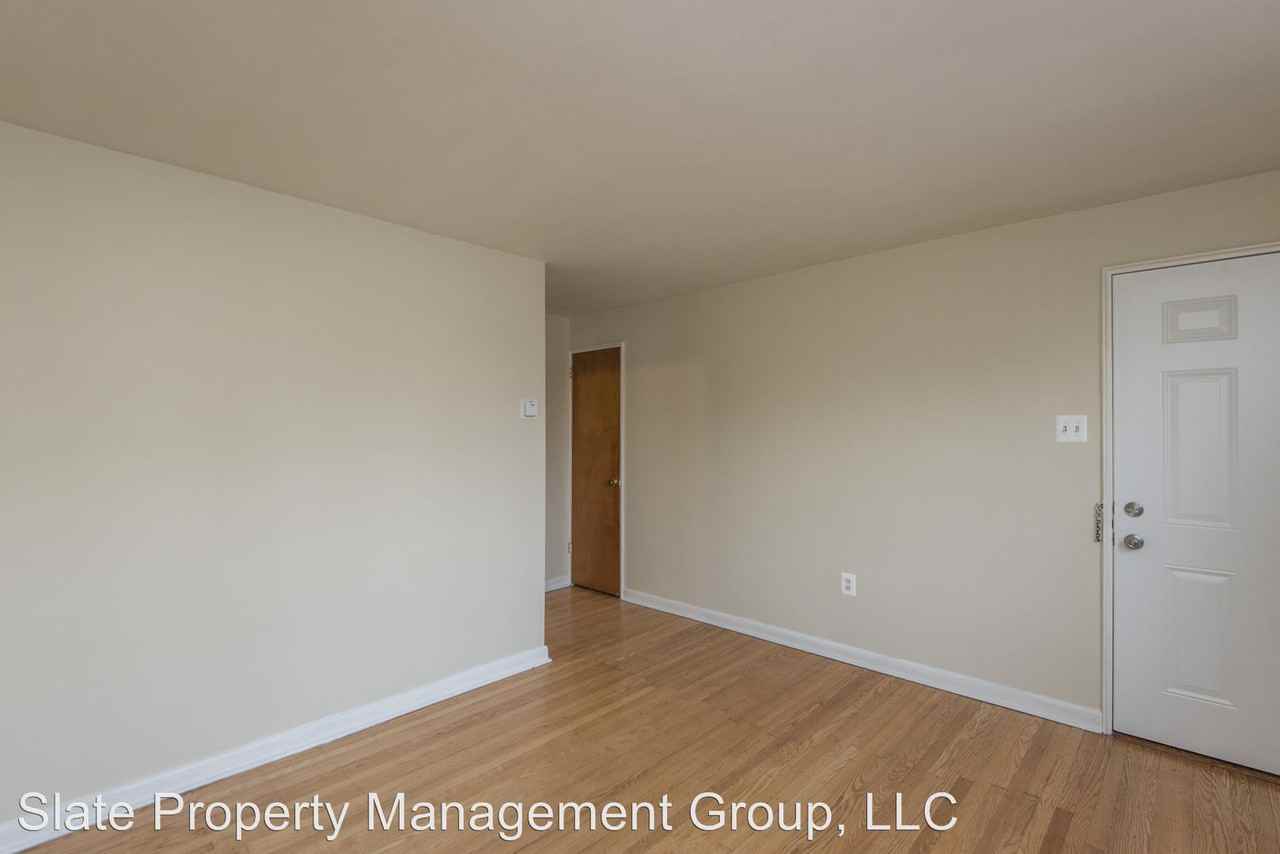 5901 Houghton St - Photo 3 of 10