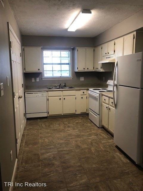 720 Robindale - Photo 3 of 5