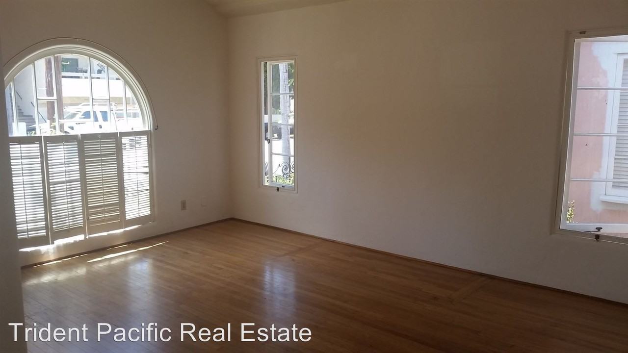 913 8th St - Photo 2 of 7