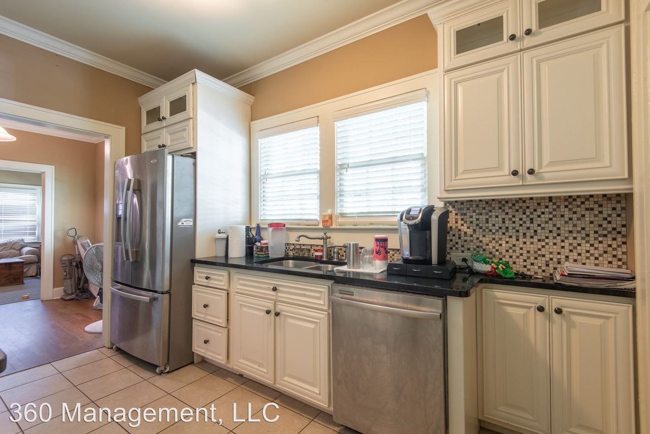 152 Bragg Ave - Photo 3 of 12