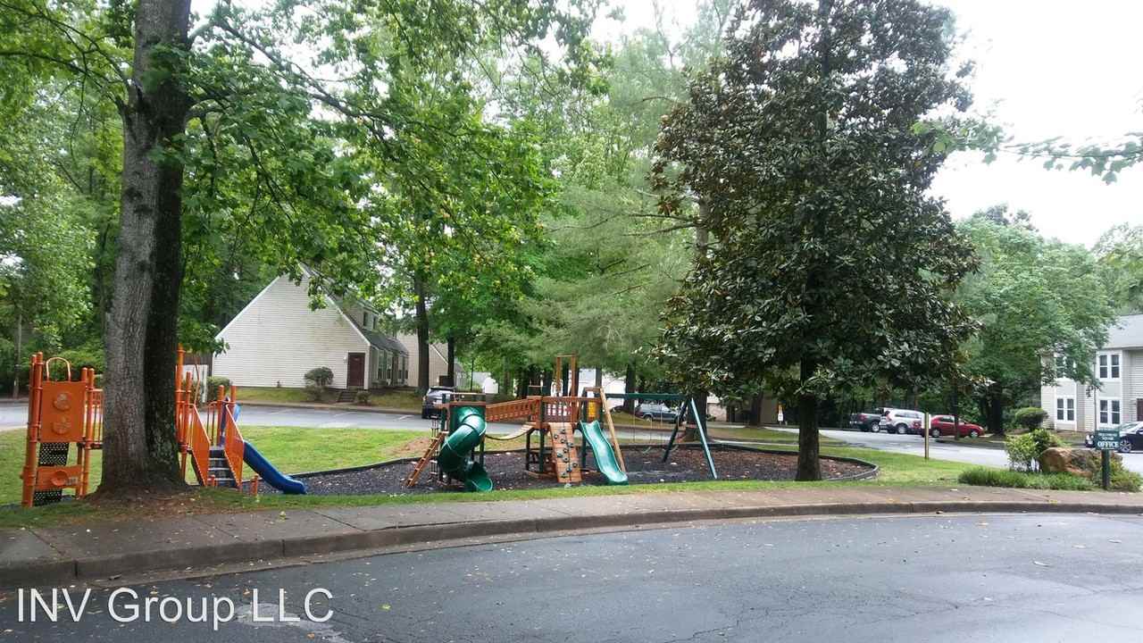 1846 Charles Ct - Photo 3 of 5