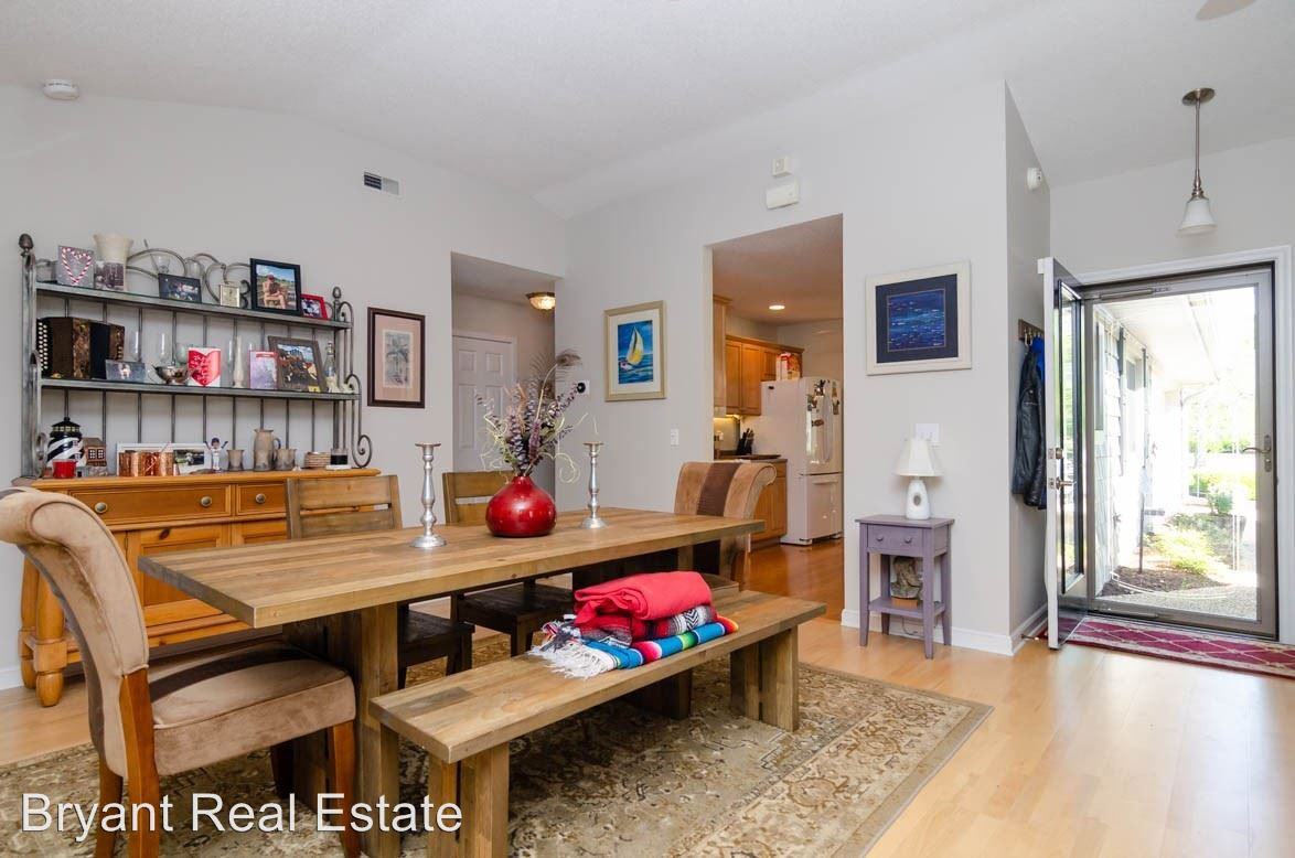 7232 Lounsberry Ct - Photo 3 of 23