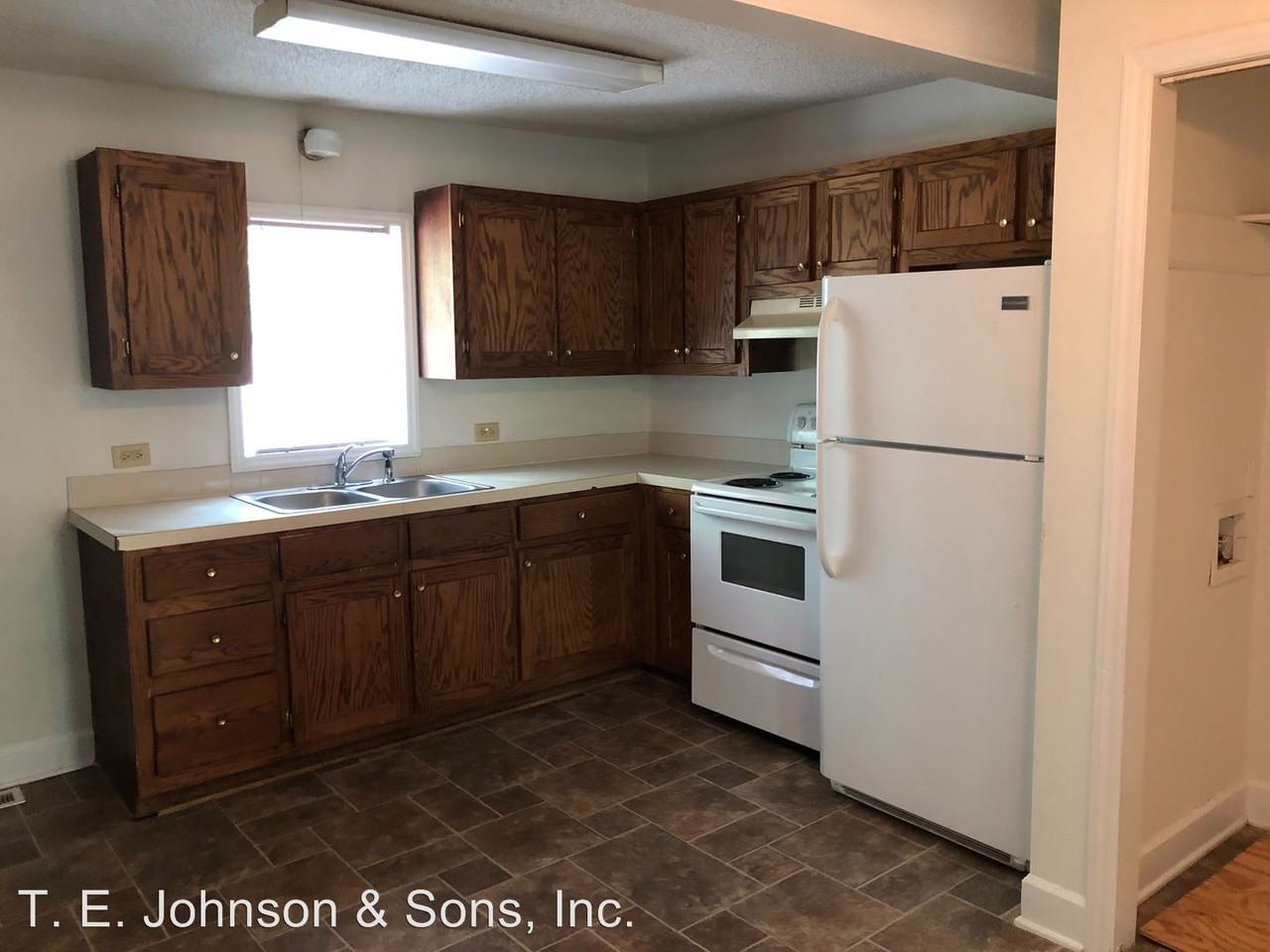 2720 Greenway Ave NW - Photo 3 of 8