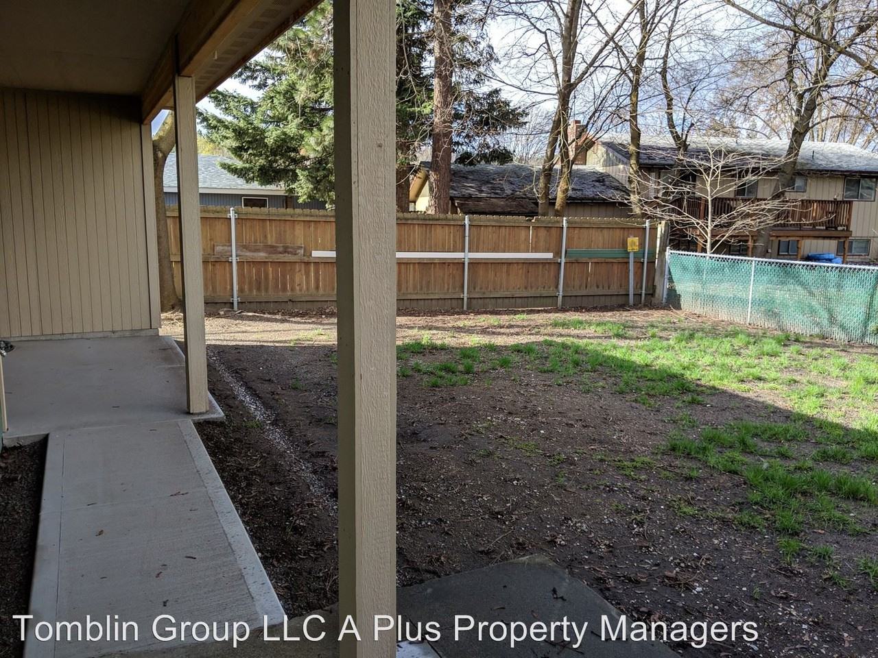 2884 Fairway Dr - Photo 3 of 26