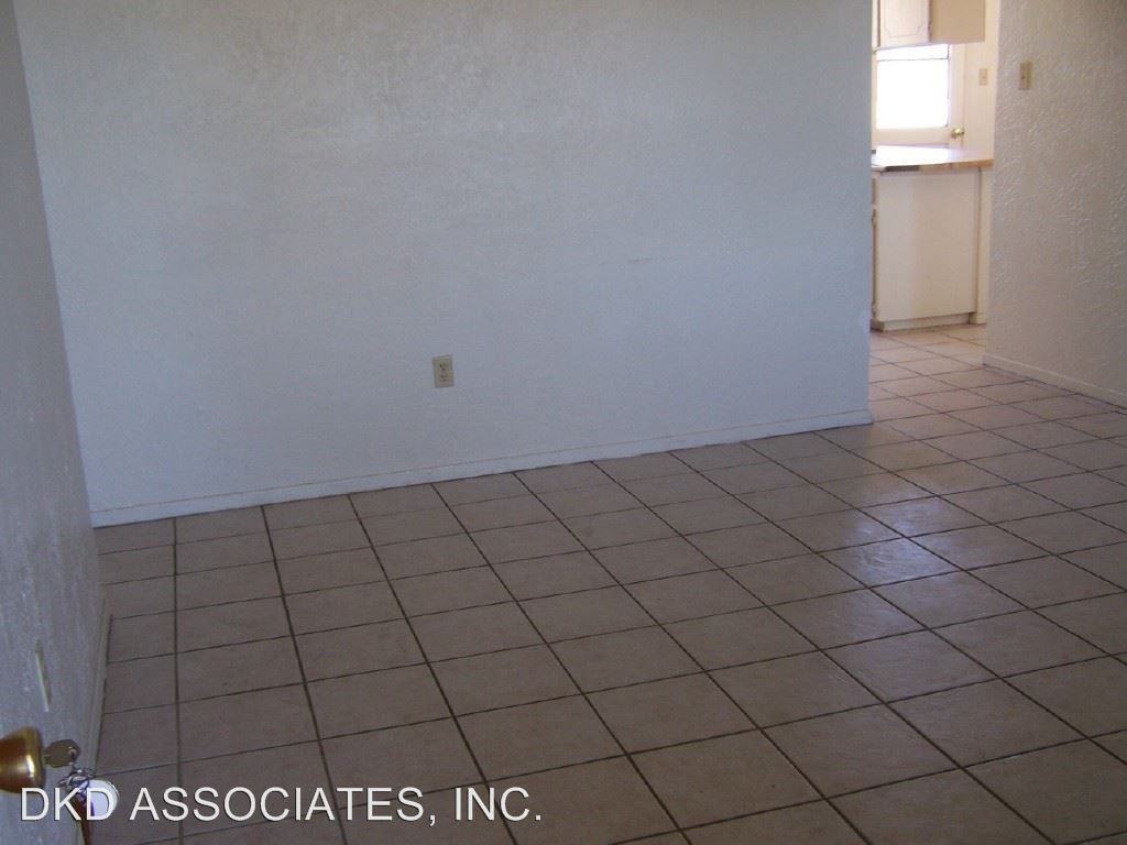 5728 Longview Dr - Photo 3 of 18