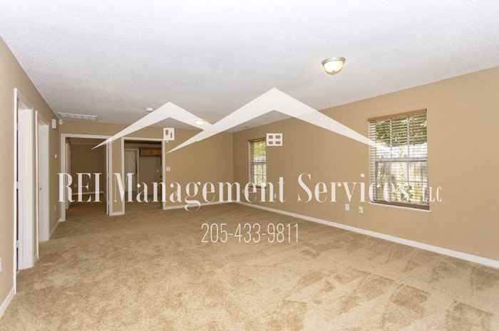 1612 Glenwood St NW - Photo 3 of 11