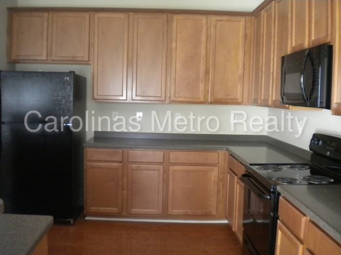 2301 Trace Creek Dr - Photo 2 of 6