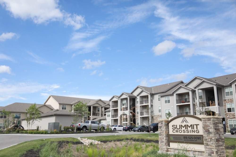 Summit Crossing Apartments for Rent 14500 Bannister Rd, Kansas City