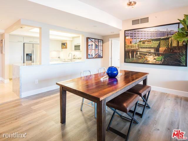 13600 Marina Pointe Dr - Photo 3 of 10