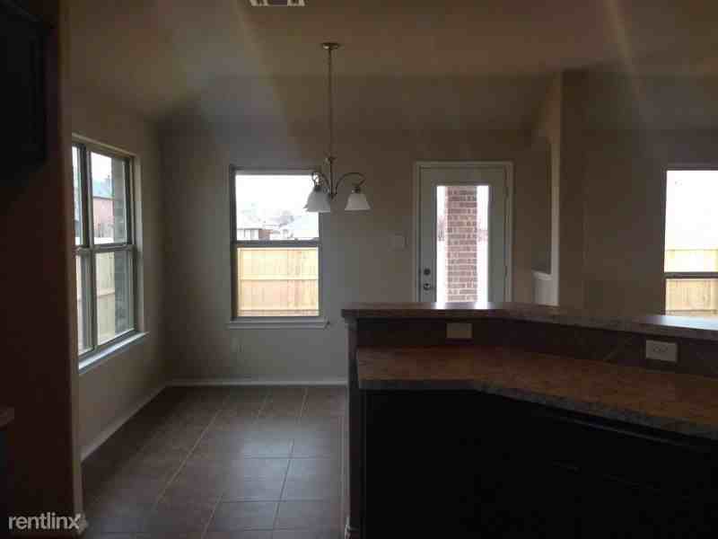 1515 Colgate Dr - Photo 3 of 10