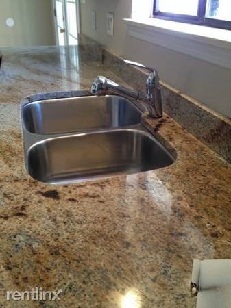 3301 Delamar Ave NE - Photo 3 of 5