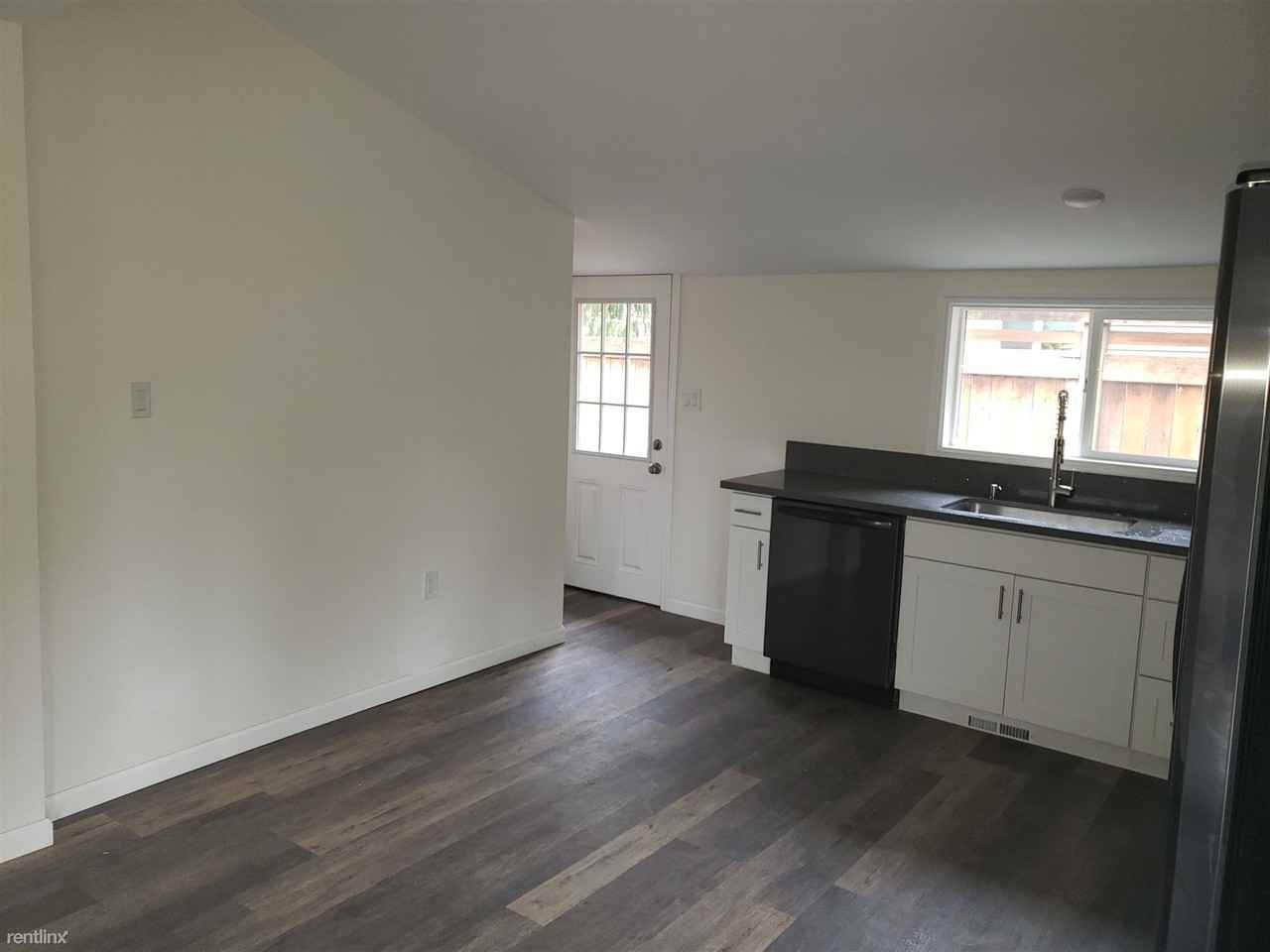 12726 Southeast Oatfield Road - Photo 2 of 15