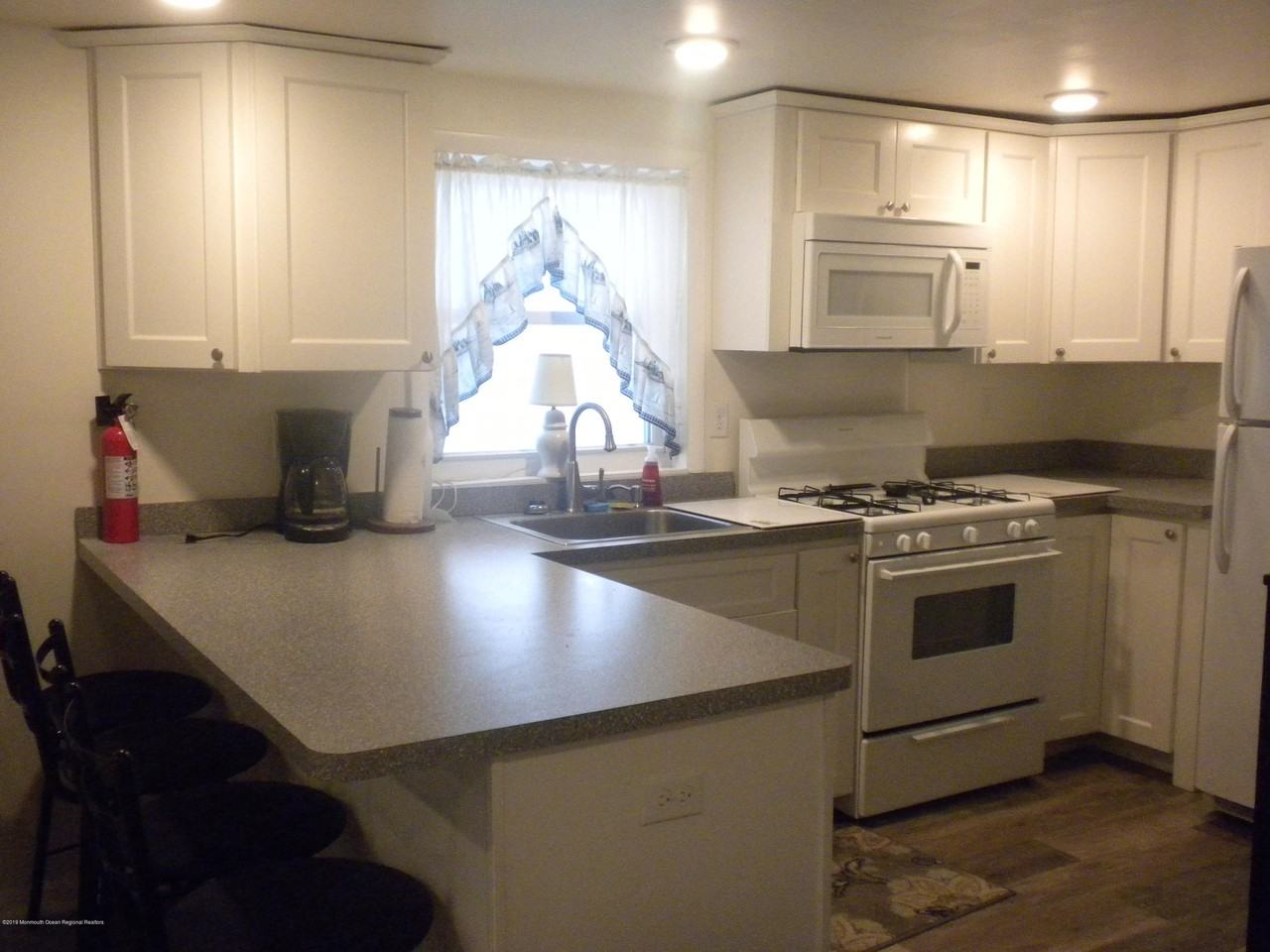 1908 Central Ave - Photo 2 of 19