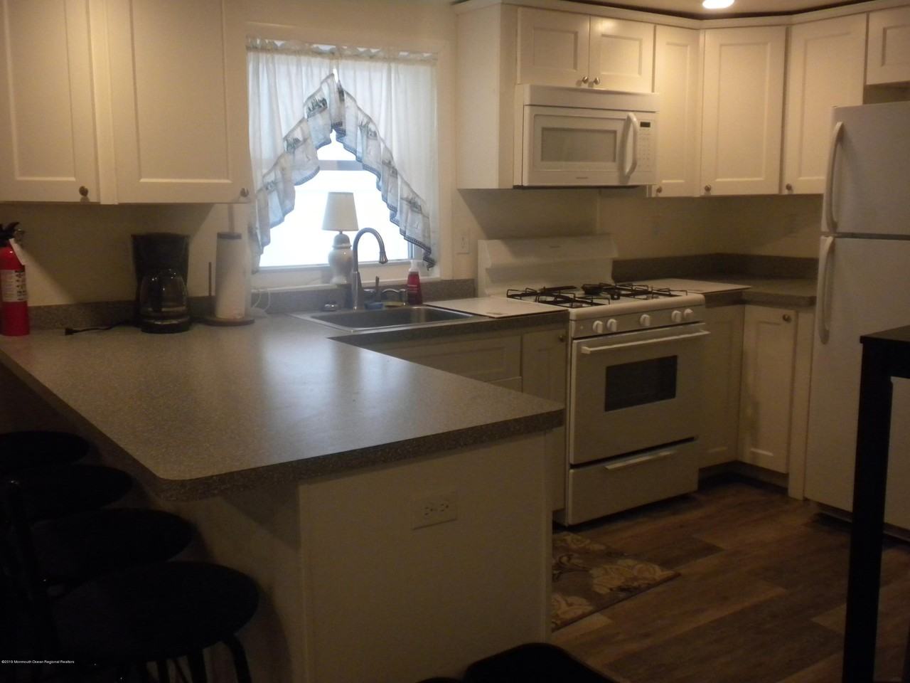 1908 Central Ave - Photo 3 of 19