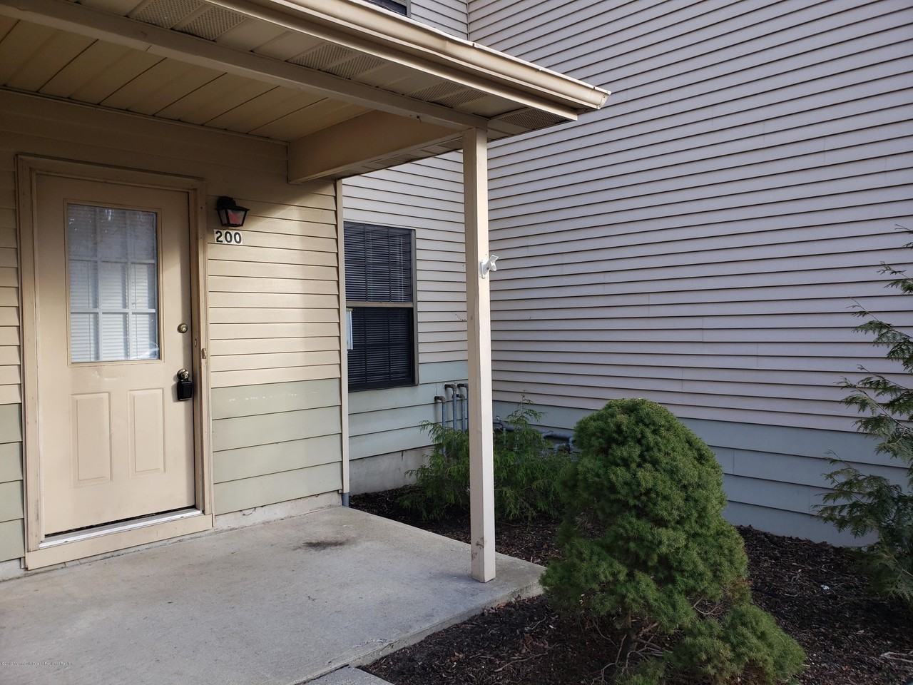 200 Daisy Ct - Photo 2 of 34