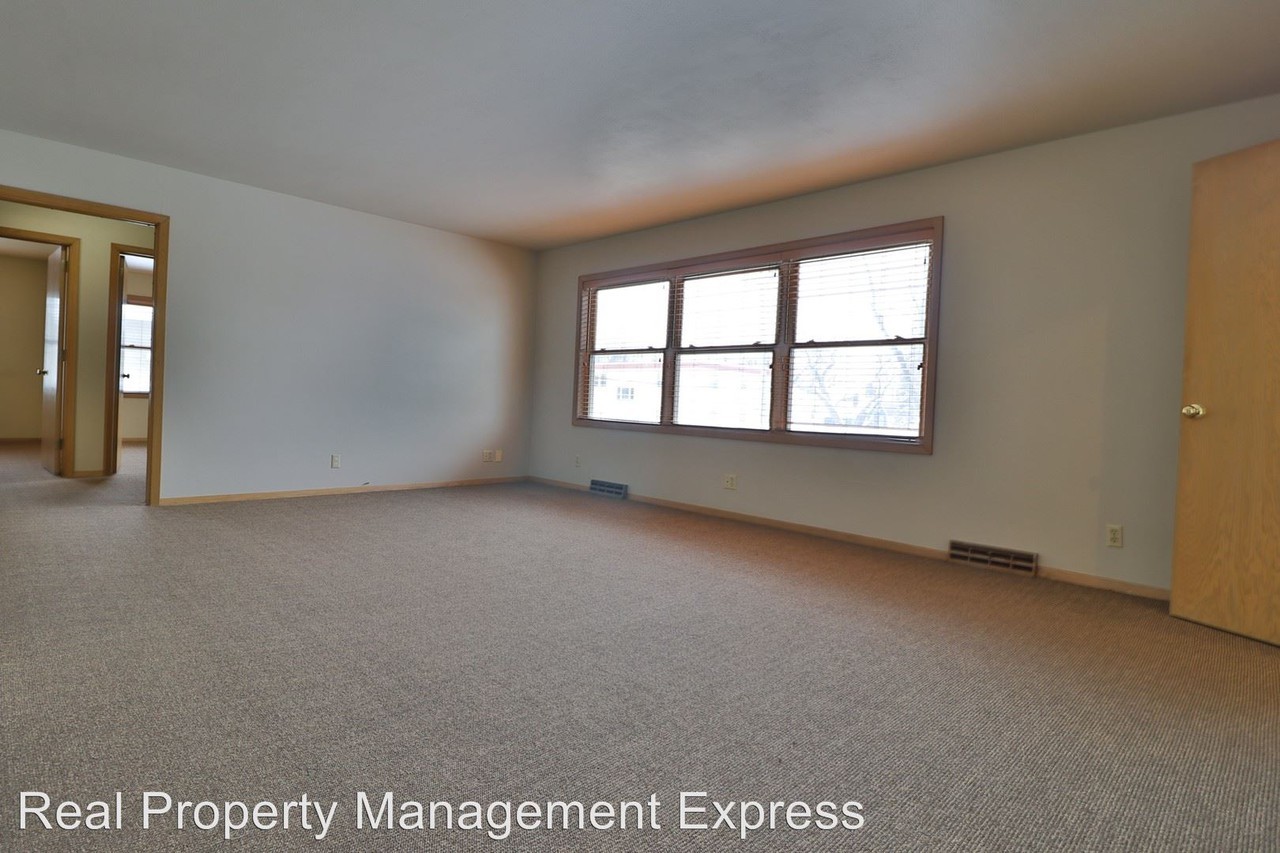 310 W 21st St - Photo 3 of 27