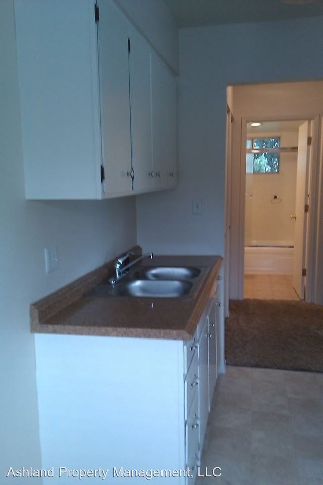 Southwood Manor - Photo 3 of 8