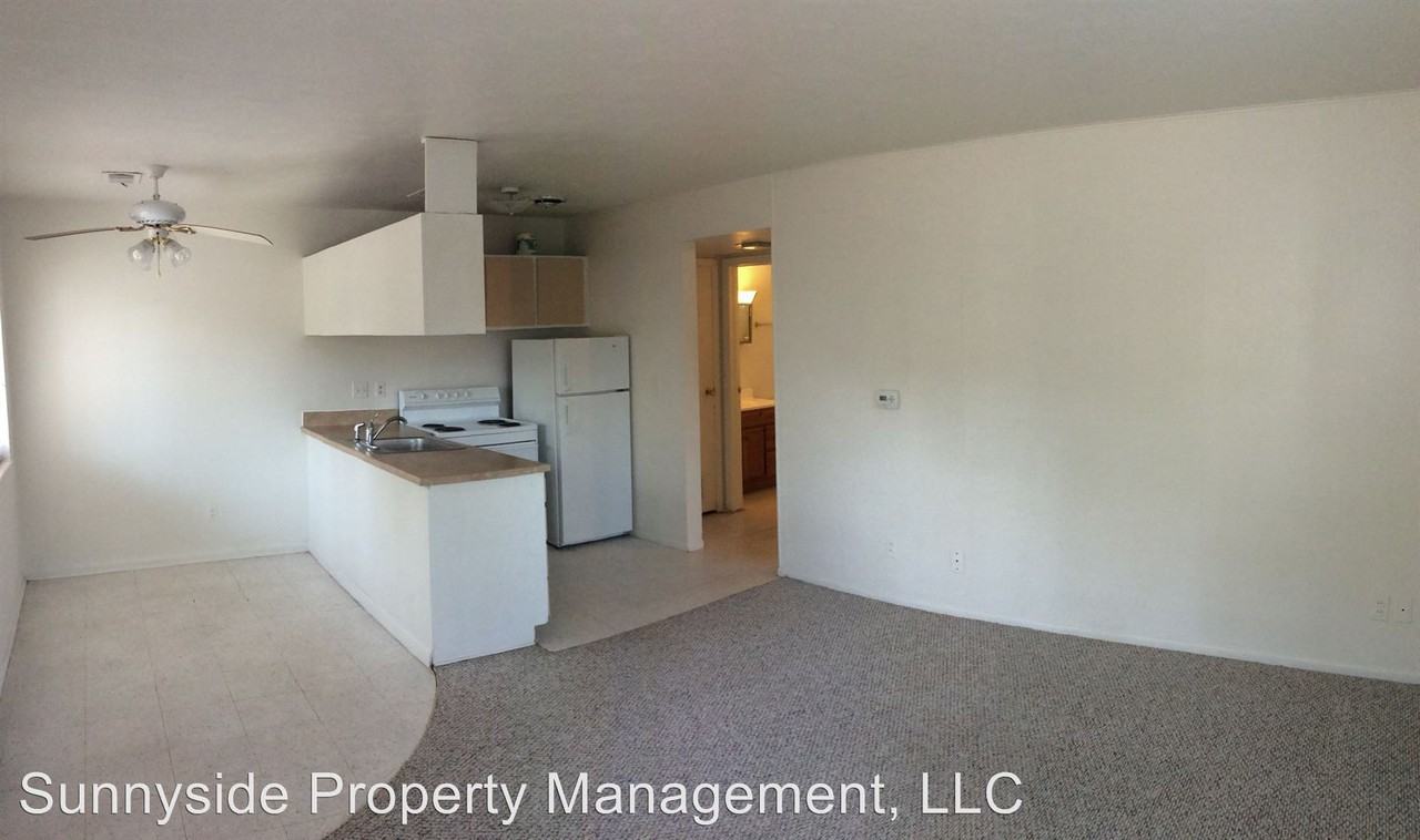 1090 30th St. - Photo 3 of 15