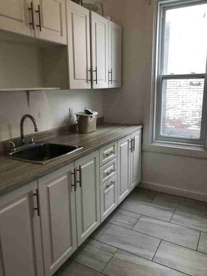 259 Avenue Beaumont - Photo 2 of 11