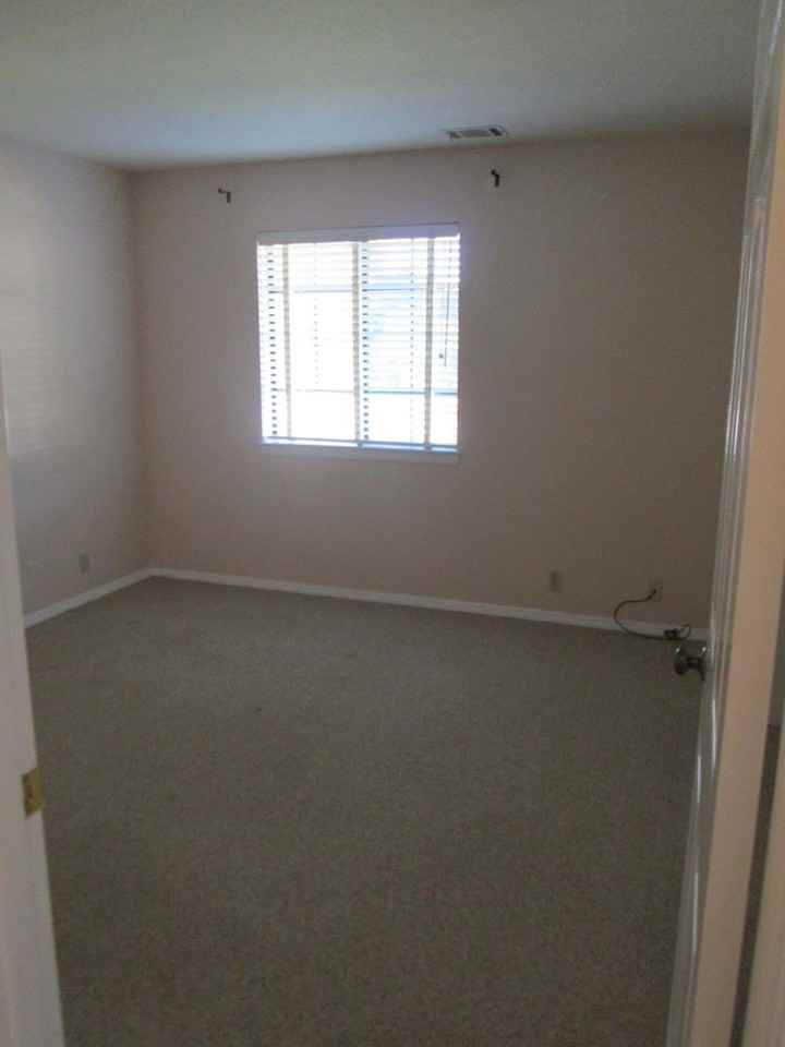 115 Seacliff Dr #A - Photo 3 of 13