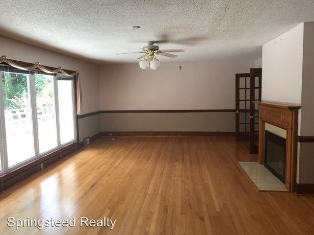 234 Sardis Ln - Photo 3 of 10