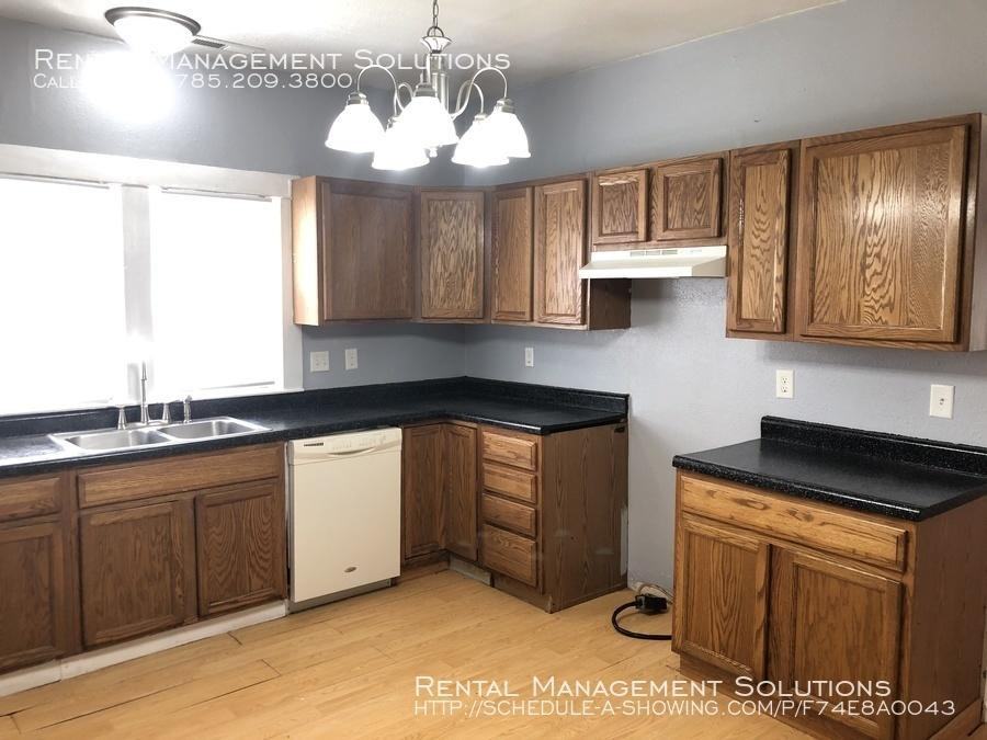 1908 SW Clay St - Photo 2 of 14