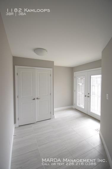 1182 Kamloops St - Photo 2 of 24