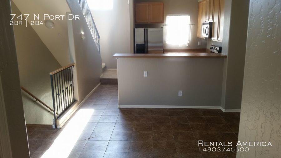 747 N Port Dr - Photo 2 of 25