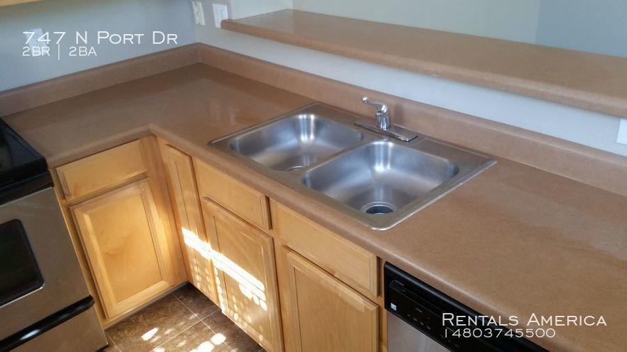 747 N Port Dr - Photo 3 of 25