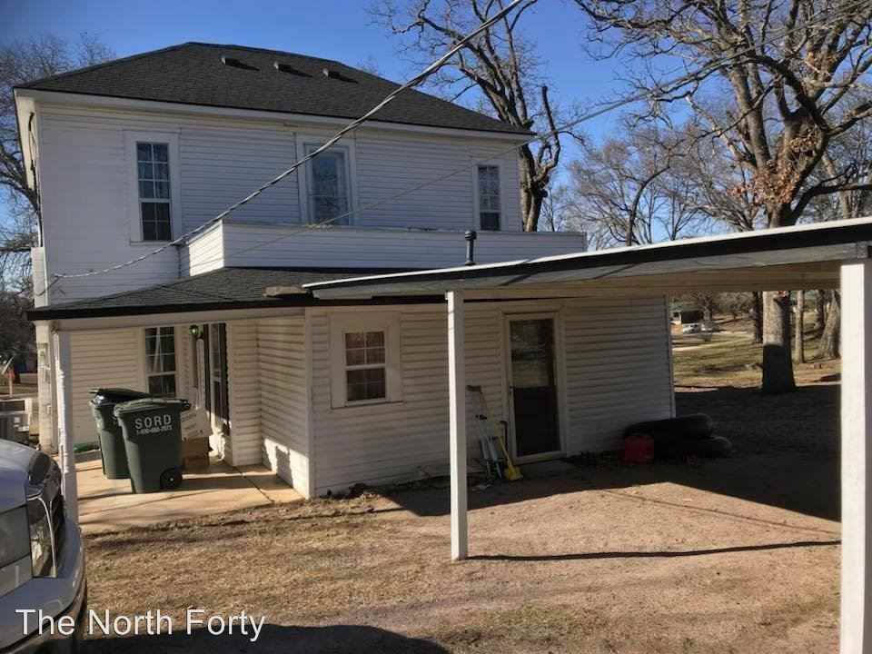 502 N Fisher St - Photo 2 of 13