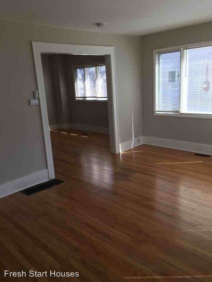 222 W Molloy Rd - Photo 2 of 7