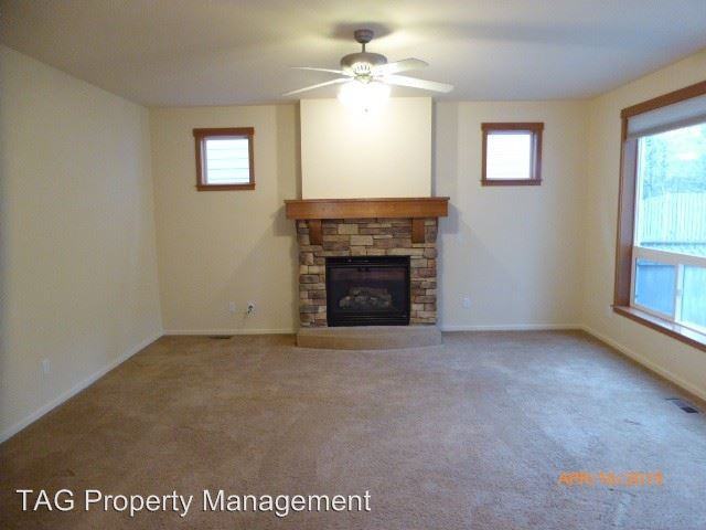 2532 Larchmount Dr NE - Photo 2 of 19