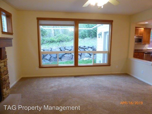 2532 Larchmount Dr NE - Photo 3 of 19