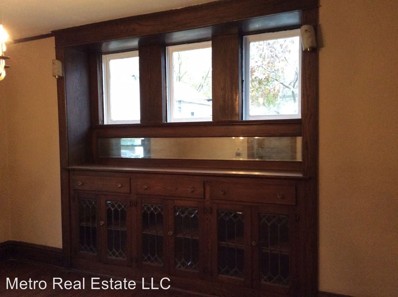 3011 Broadway - Photo 3 of 12