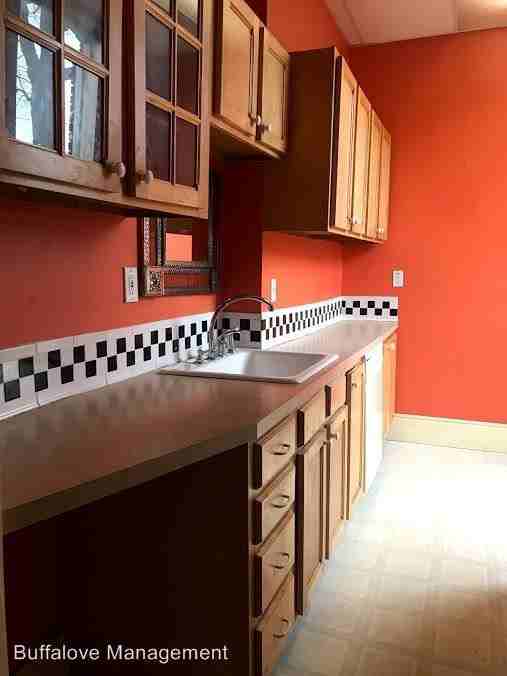 42 Tracy St - Photo 2 of 28