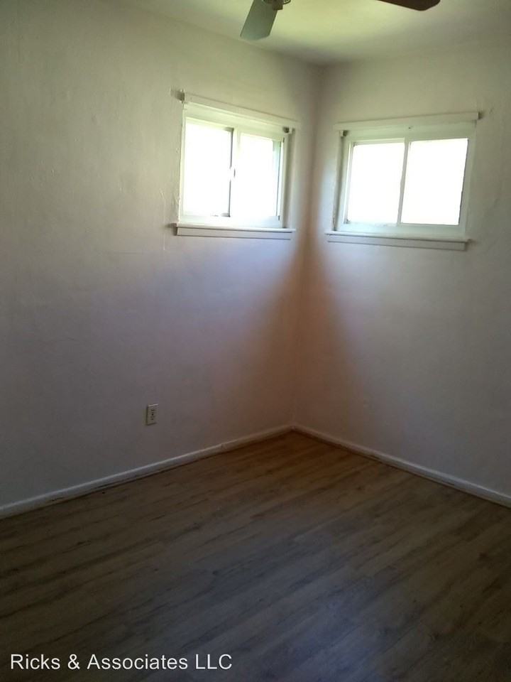 2200 N 29th St - Photo 2 of 5