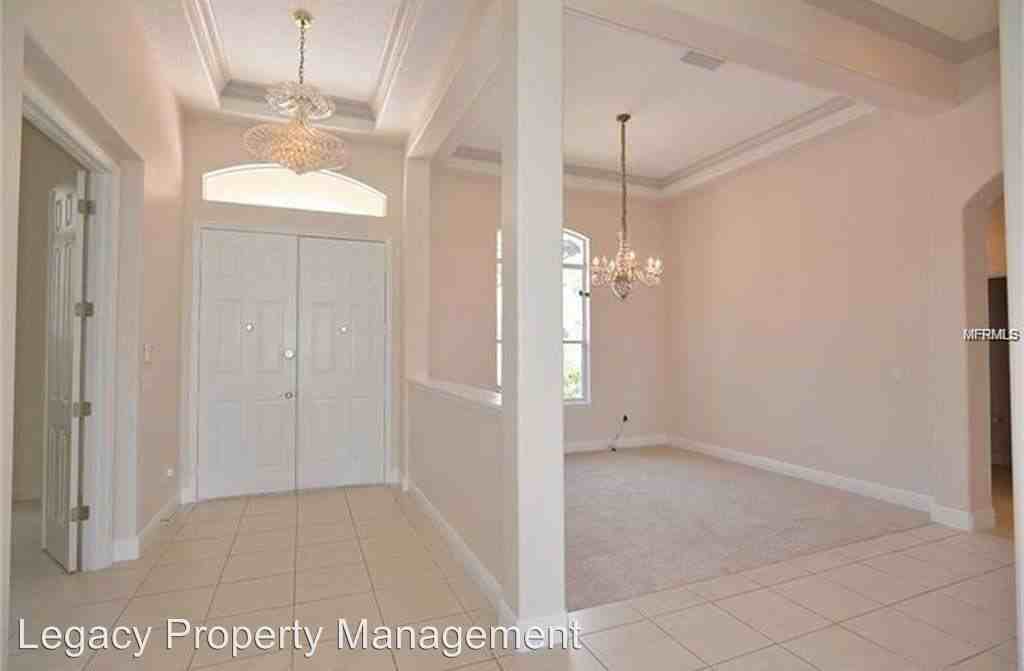 3231 Regal Crest Dr - Photo 2 of 7