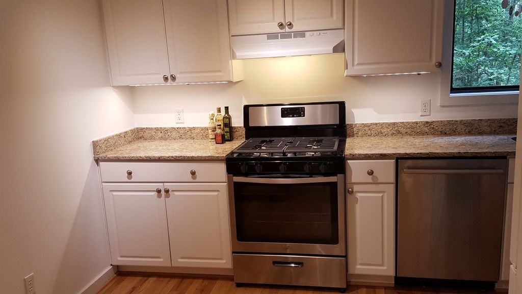 308 Eastwood Rd #B - Photo 3 of 19