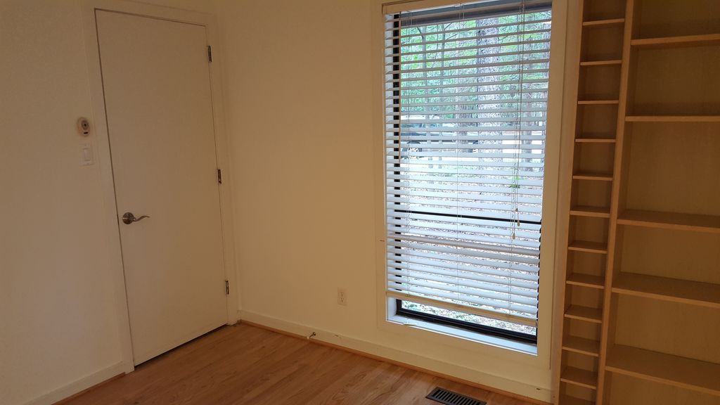 308 Eastwood Rd #B - Photo 4 of 19